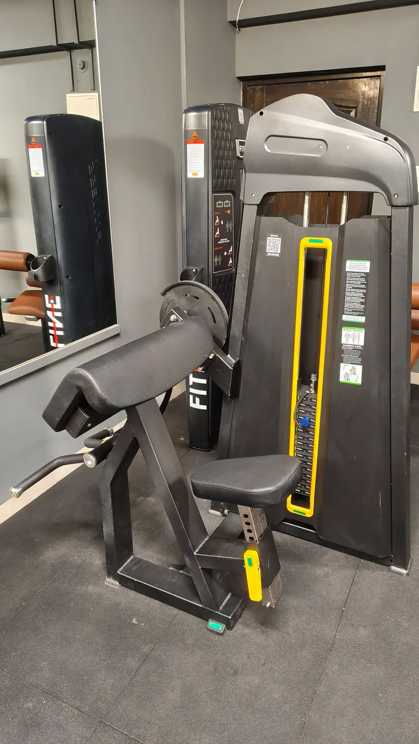Biceps Curl machine